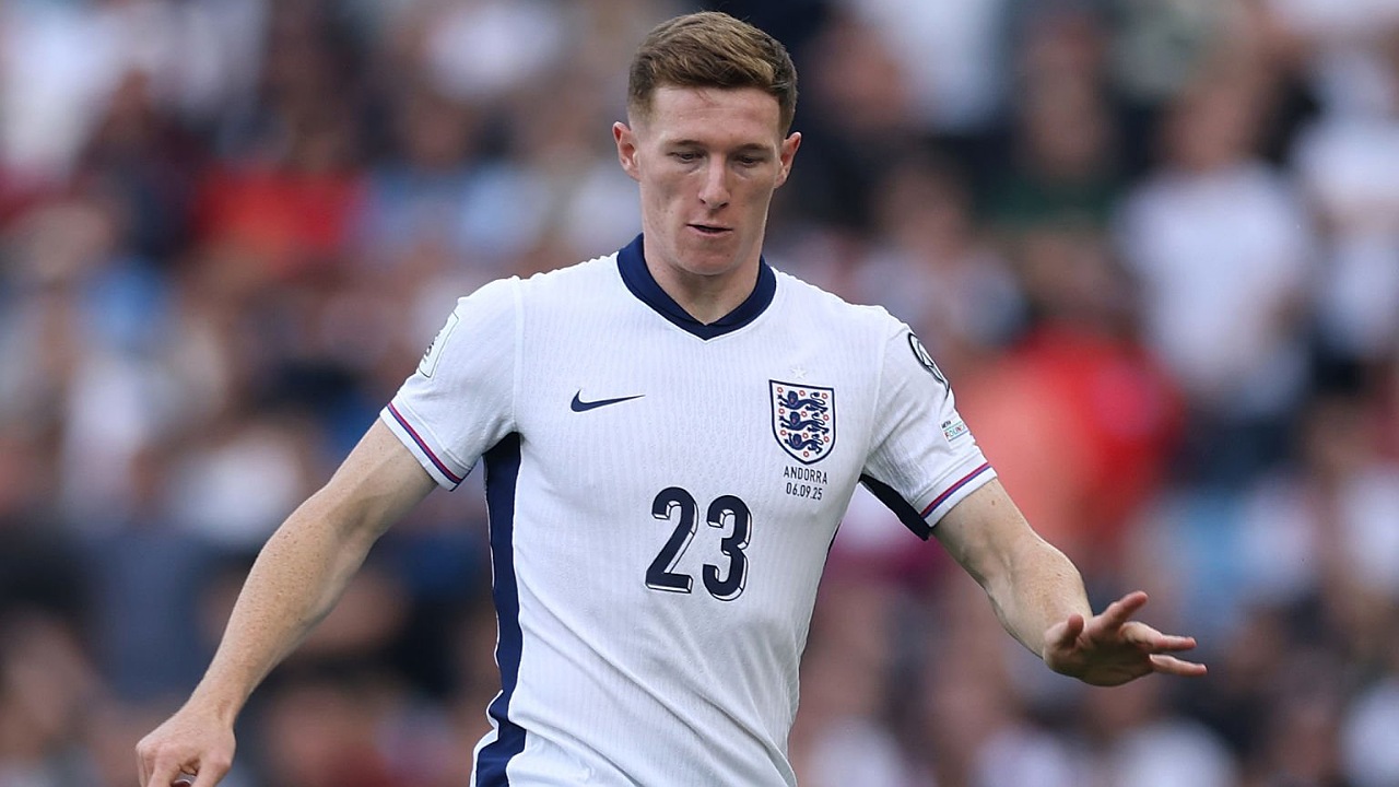 Elliot Anderson melakoni debutnya untuk timnas Inggris