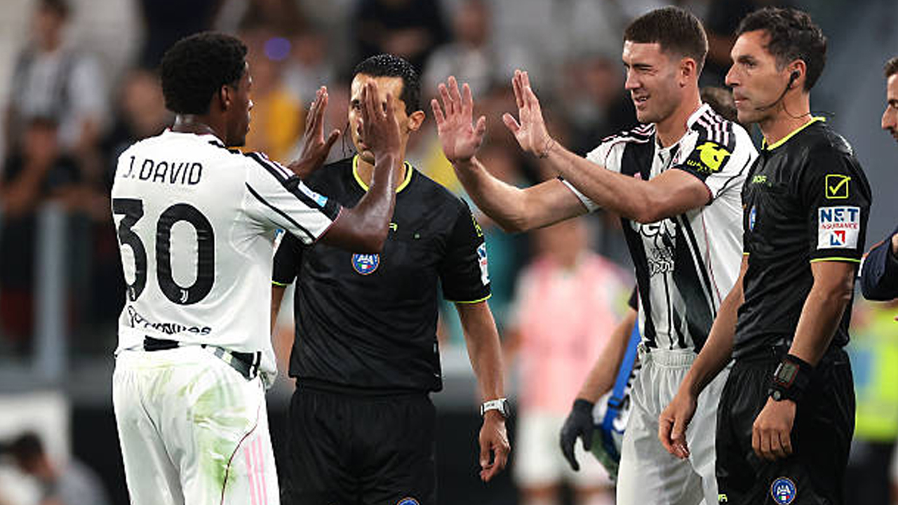 Jonathan David and Dusan Vlahovic via gettyimages