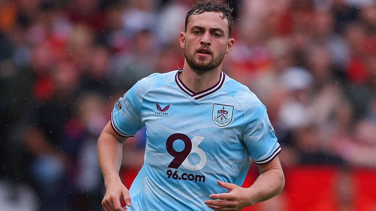 Winger Burnley, Jacob Bruun Larsen