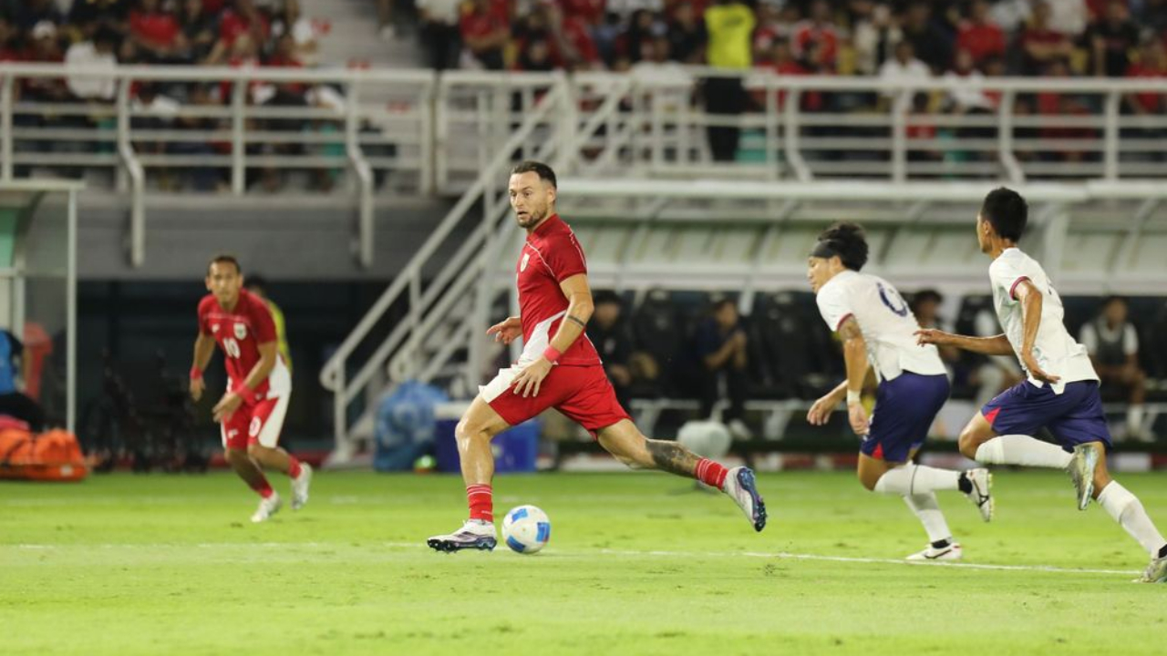 Gelandang Persib, Marc Klok