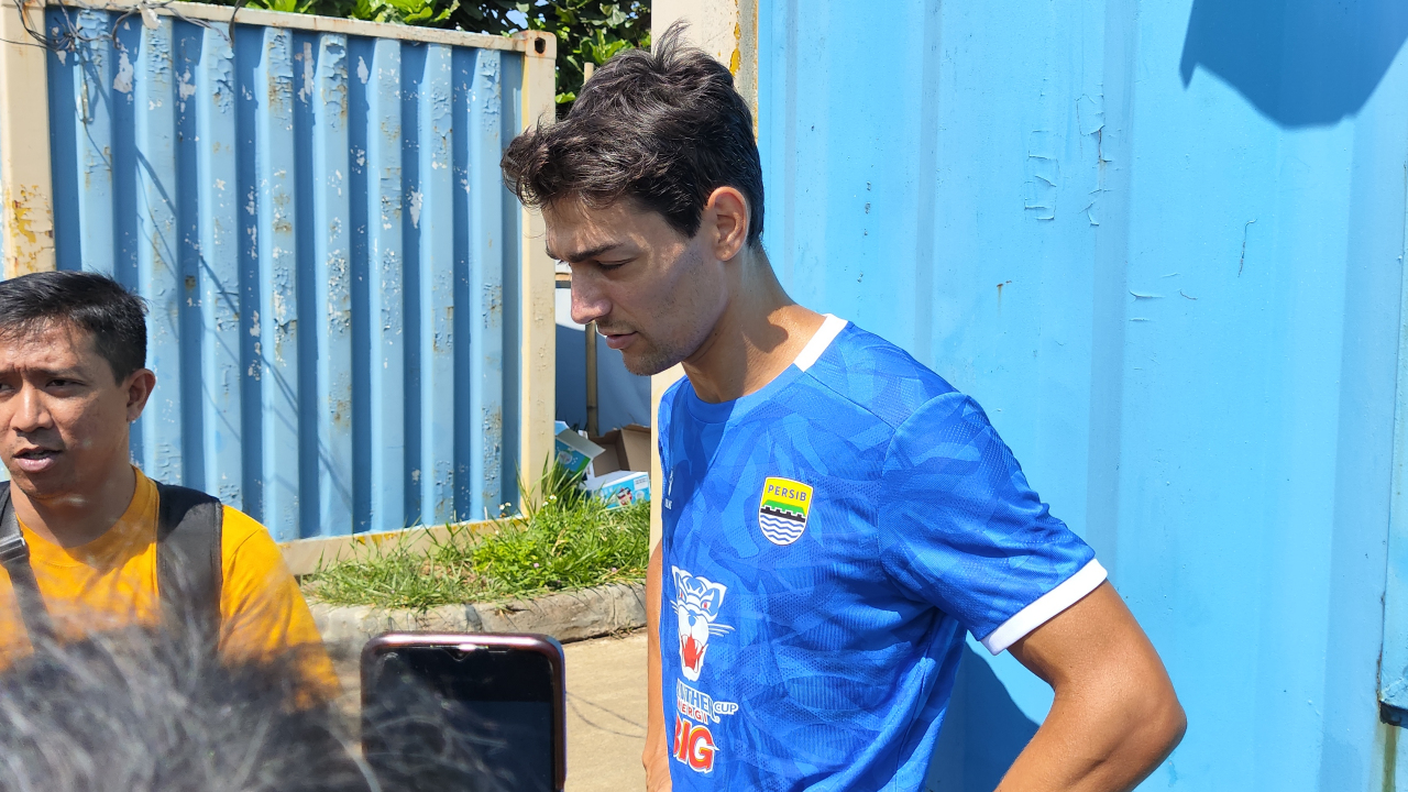 Bek Persib, Federico Barba