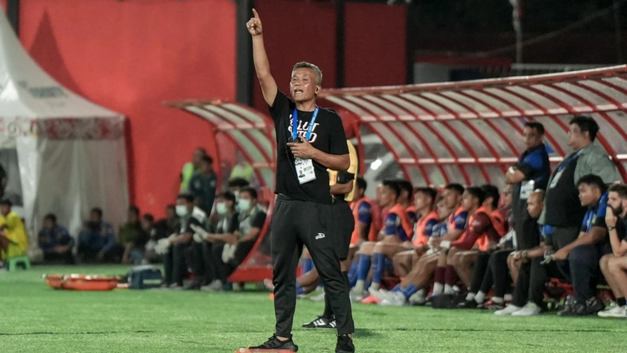 Pelatih Malut United FC, Hendri Susilo