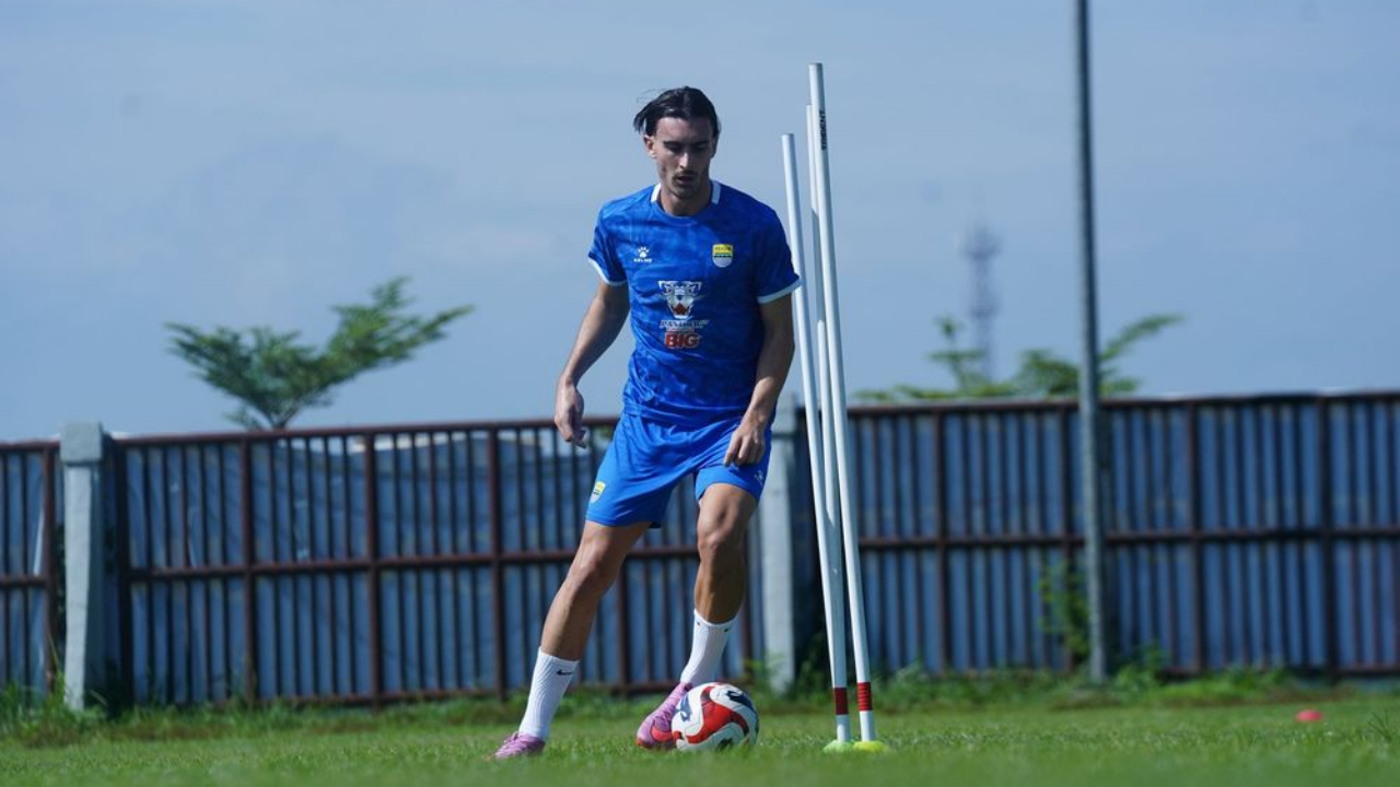 Striker Persib, Andrew Jung