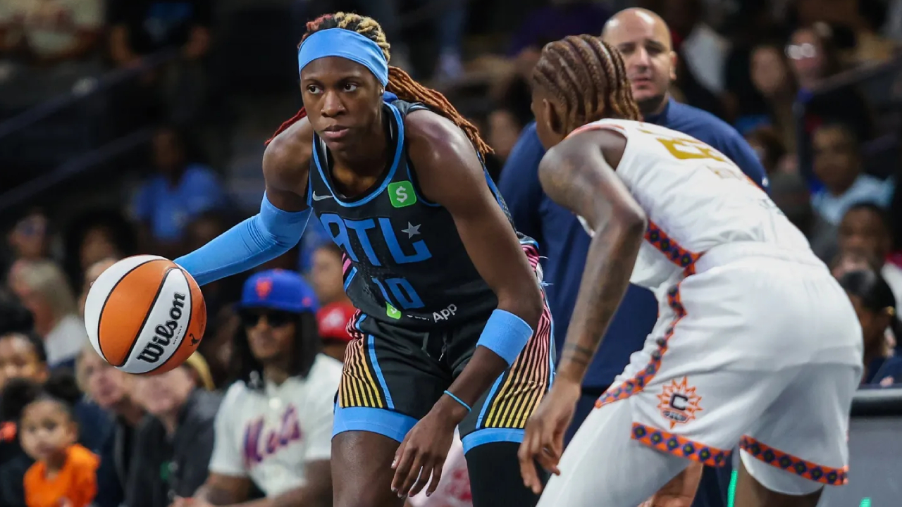 Rhyne Howard mencetak 18 poin saat Atlanta Dream meraih kemenangan 87-62 atas Connecticut Sun yang bertandang pada Senin (8/9). (Foto: AP)