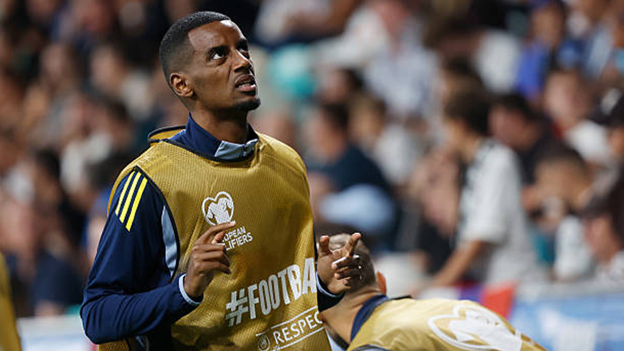 Kepindahannya ke Liverpool Penuh Drama, Alexander Isak Buka Suara