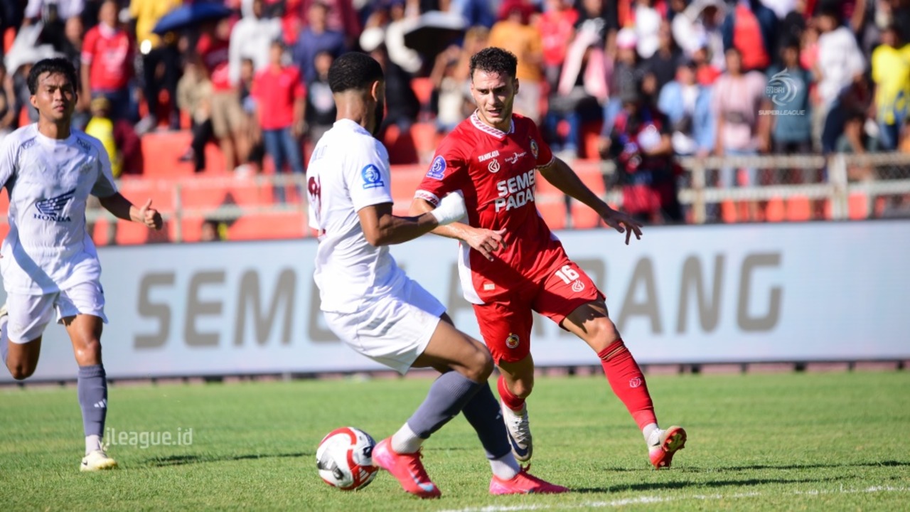 Gelandang Semen Padang FC, Pedro Matos