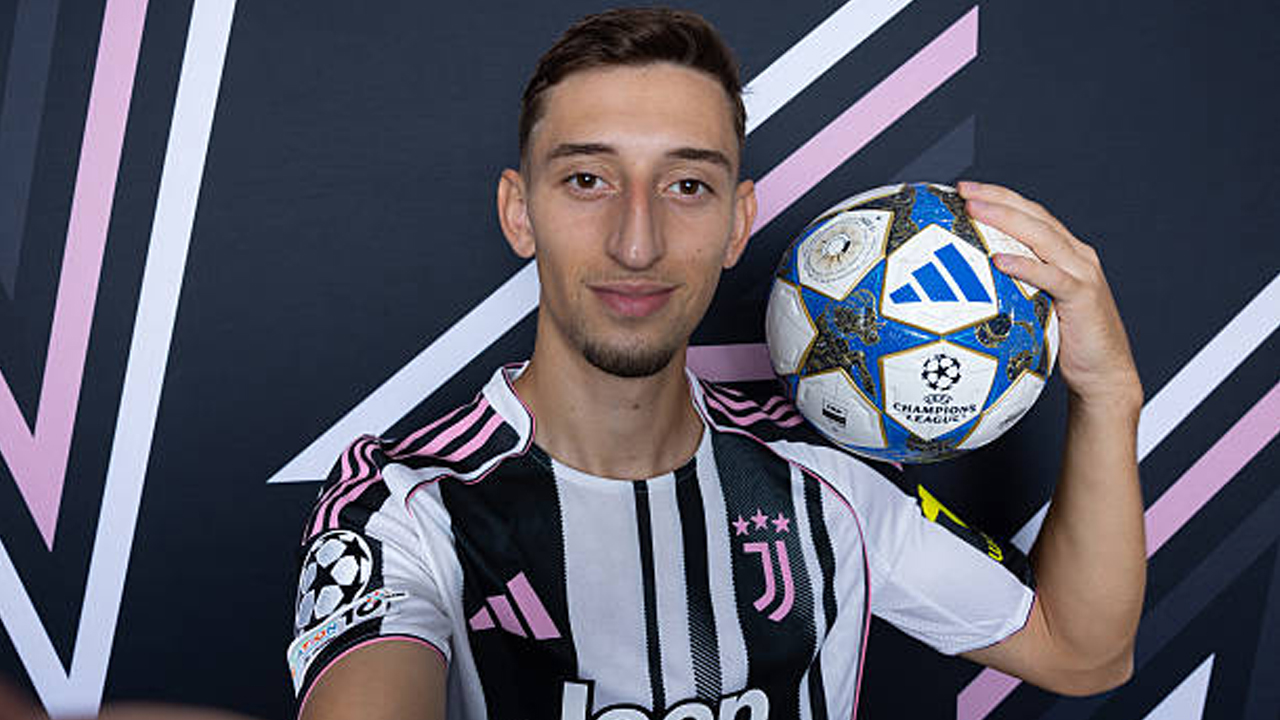 Westerlo Hanya Ingin Pinjam, Juventus Gagal Lepas Jonas Rouhi