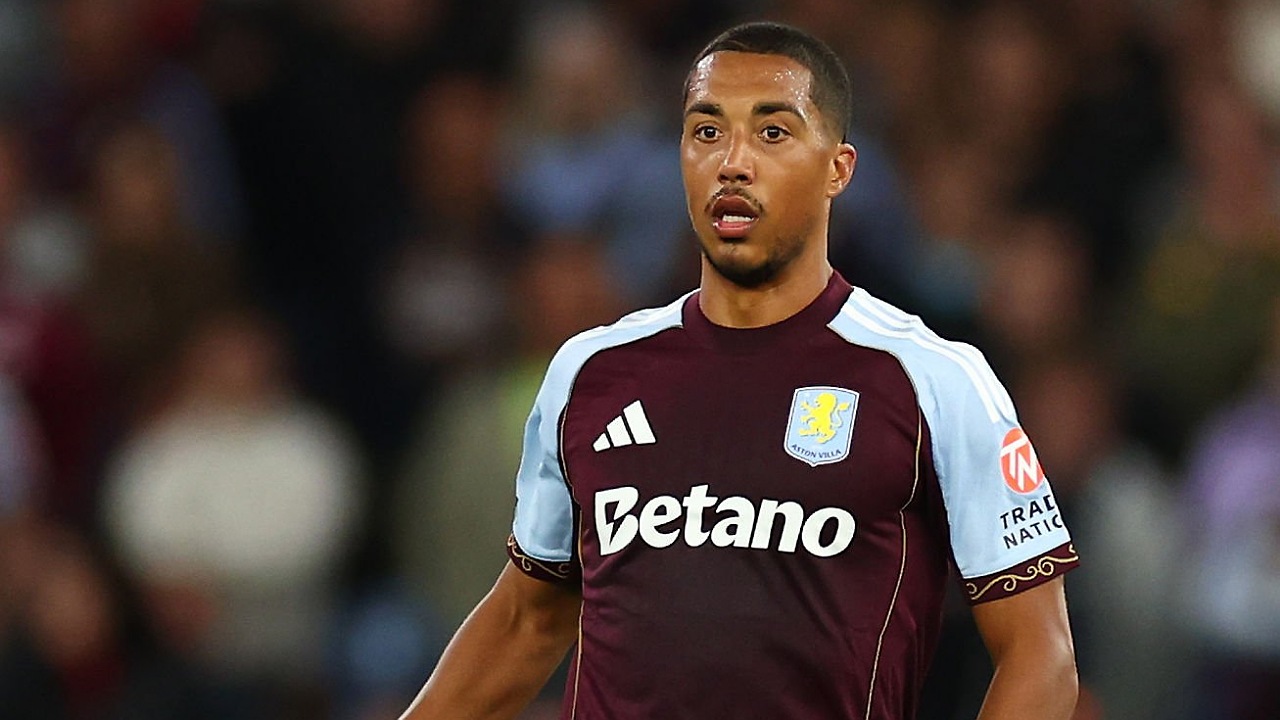 Atletico Madrid membidik gelandang Aston Villa, Youri Tielemans