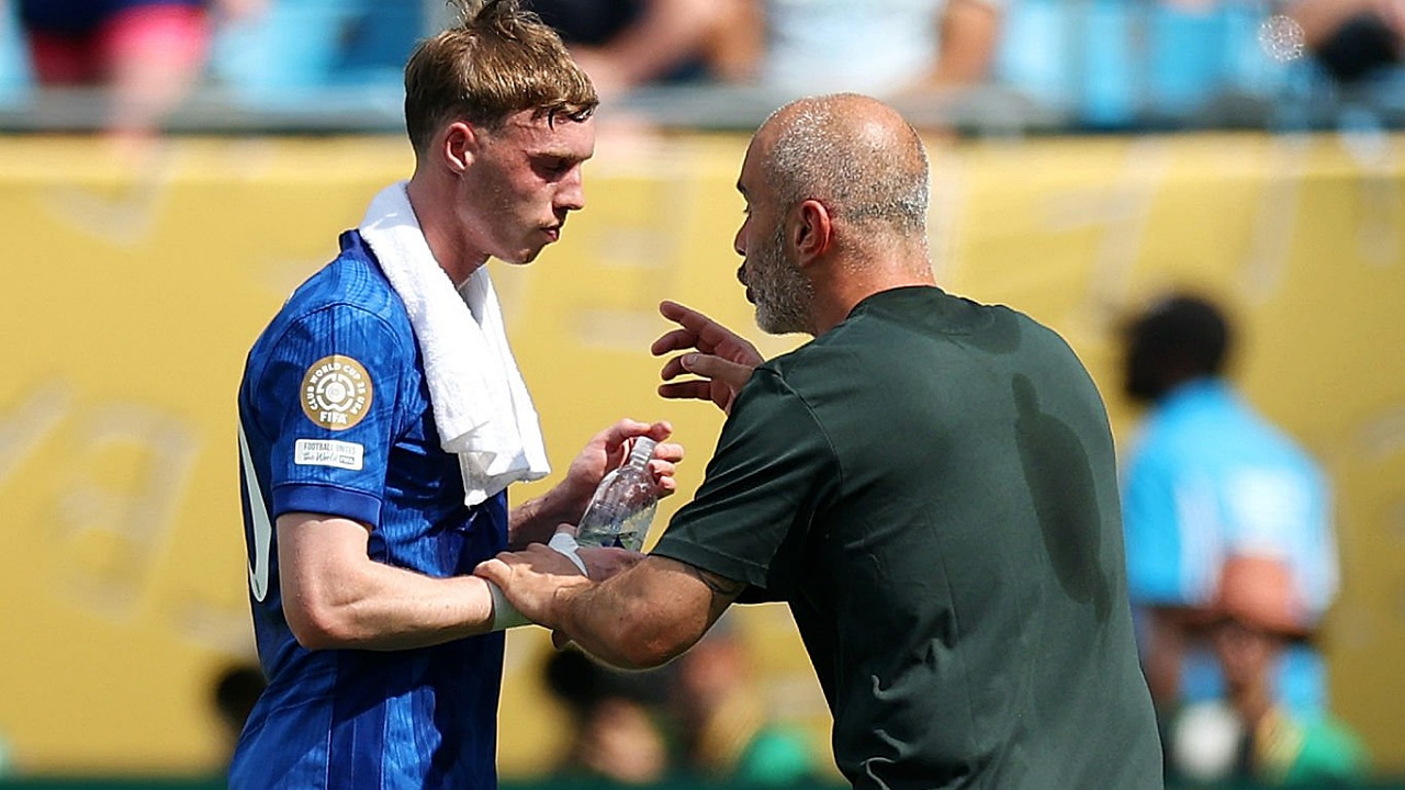Cole Palmer dan pelatih Chelsea, Enzo Maresca
