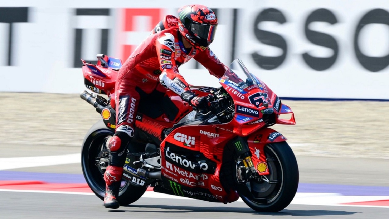 Francesco Bagnaia pilih realistis jalani akhir pekan di Misano.