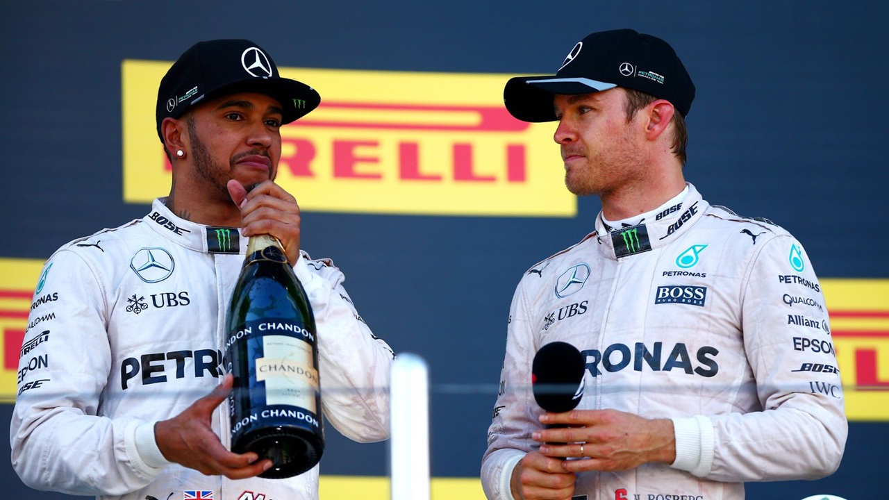 Lewis Hamilton dan Nico Rosberg ketika jadi rekan setim di Mercedes
