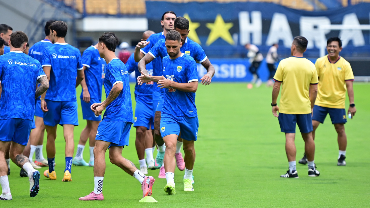 Gelandang Persib, Luciano Guaycochea