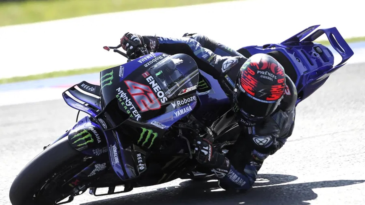 Alex Rins Terkesima Saat Bahs Debut Augusto Fernandez dengan Yamaha V4