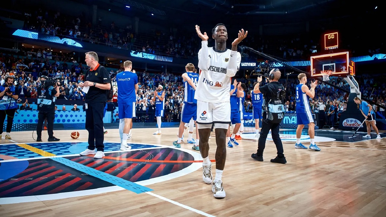 Dennis Schroder bantu Jerman atasi perlawanan Finlandia di semifinal FIBA Eurobasket 2025.