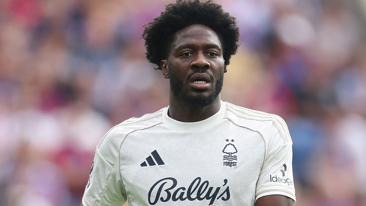 Bek sayap Nottingham Forest, Ola Aina