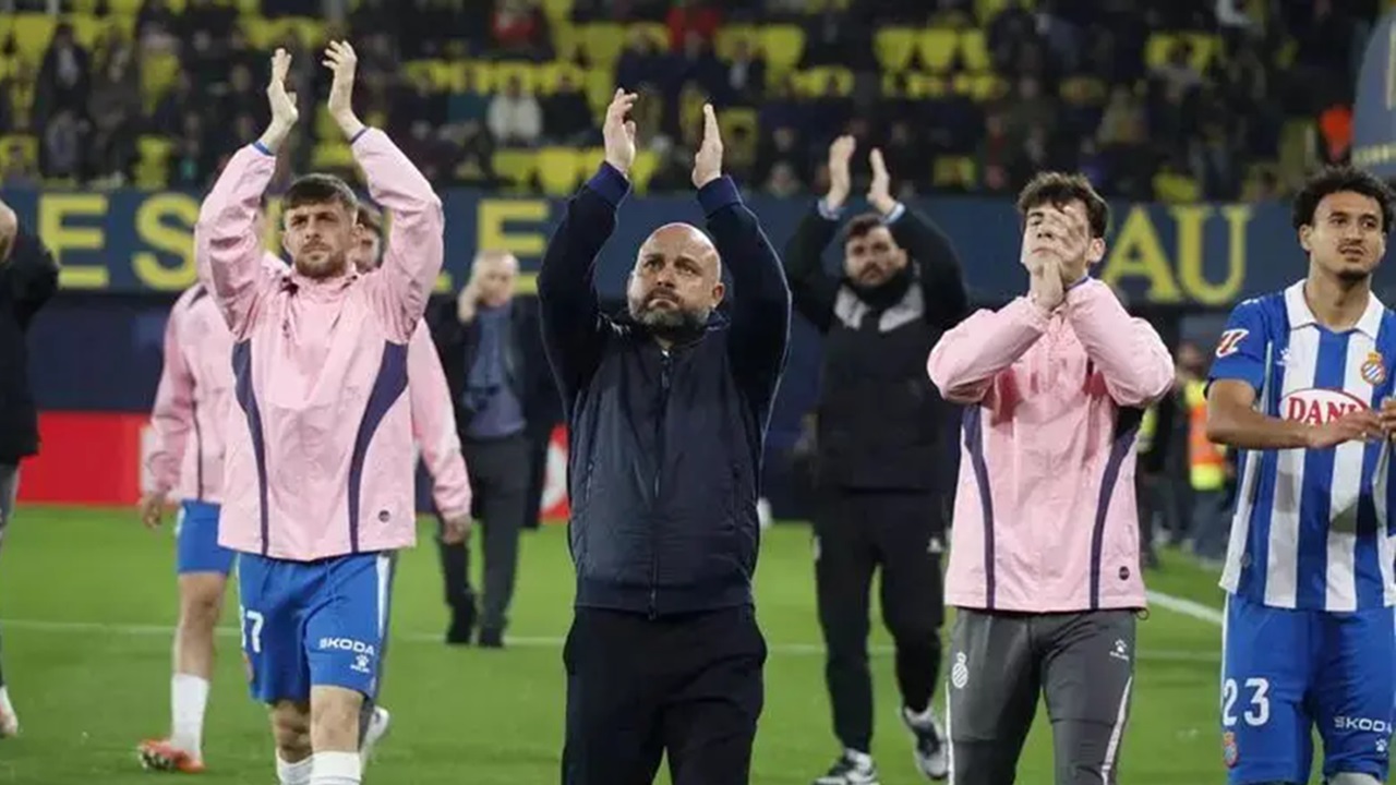 Pelatih Espanyol Sayangkan Keputusan Joan Garcia Hengkang ke Barcelona