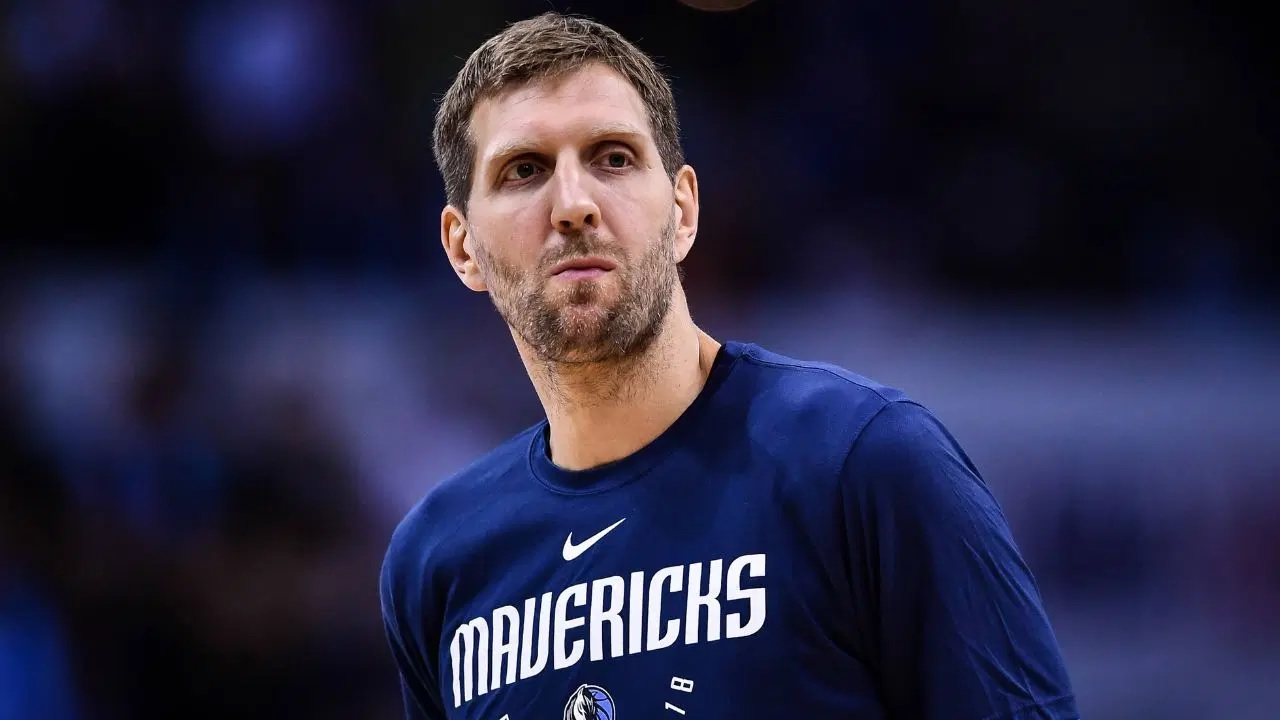 Dirk Nowitzki ungkap kunci Dallas Mavericks untuk tampil kompetitif.
