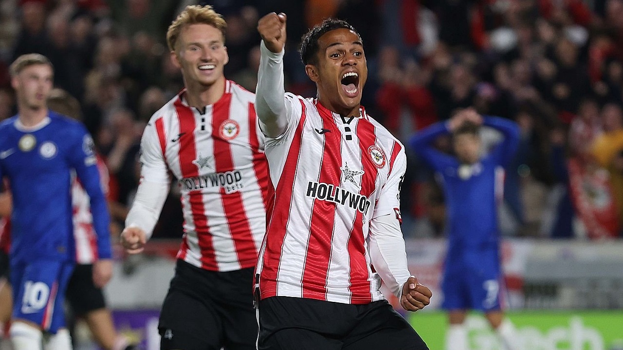 Fabio Carvalho dipuji oleh pelatih Brentford, Keith Andrews