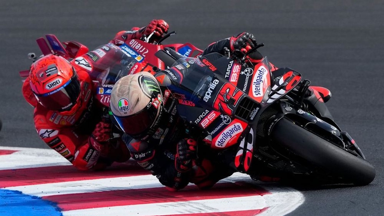 Marco Bezzecchi sempat unggul melawan Marc Marquez di Sirkuit Misano