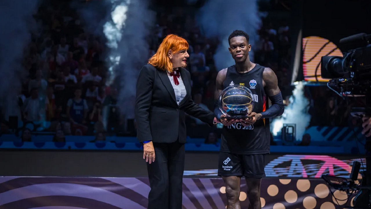 Dennis Schroder terpilih jadi MVP di FIBA Eurobasket 2025.