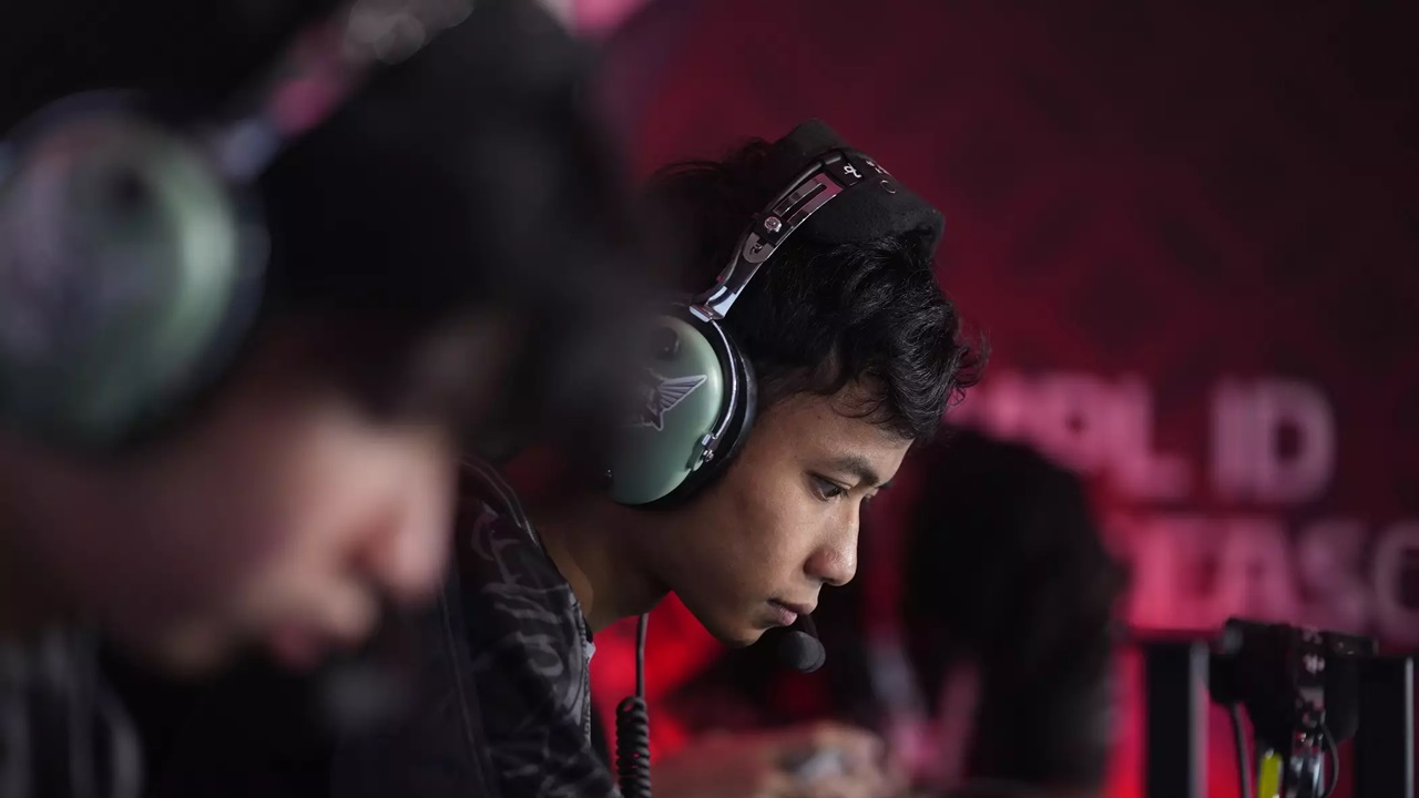Dewa United Esports kembali Menang Usai Libas Geek Fam