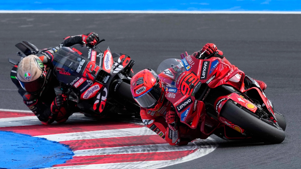 Marc Marquez akui kewalahan ladeni perlawanan sengit dari Marco Bezzecchi.