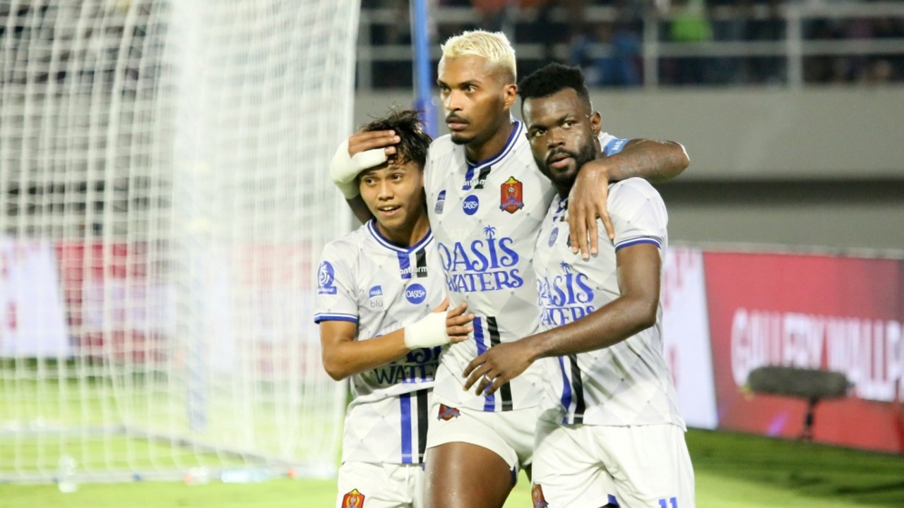 Pemain Persijap Jepara merayakan gol ke gawang Persis Solo