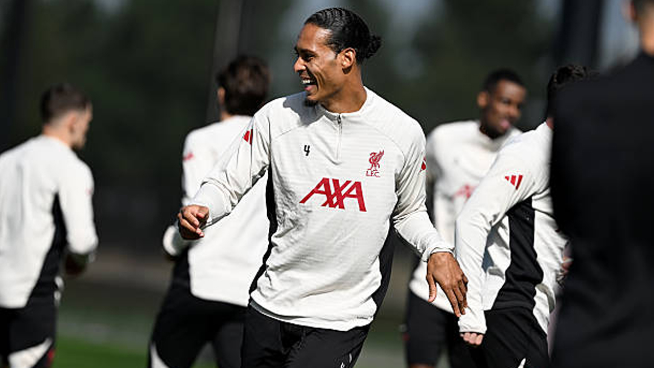 Soal Obrolan Viral dengan Alexander Isak, Virgil van Dijk Tersenyum Malu