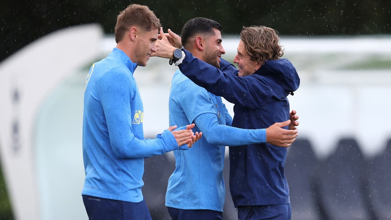 Frank dan pemain Tottenham