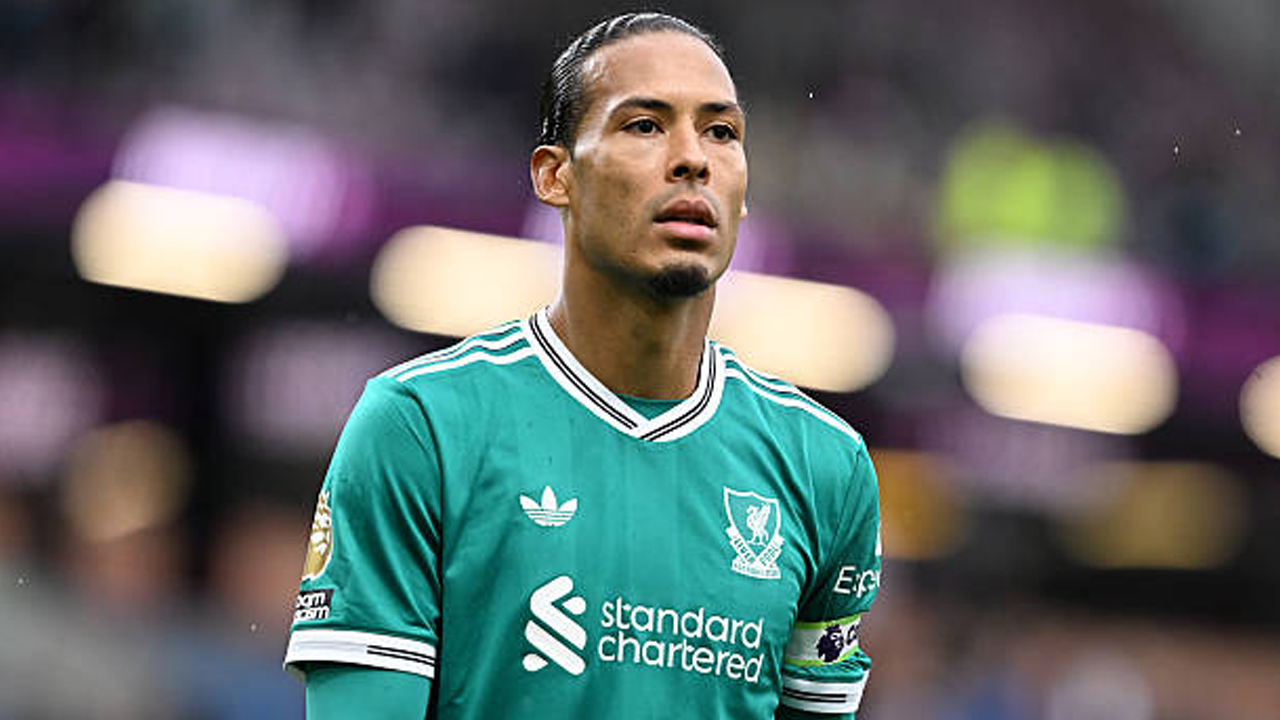Virgil van Dijk Rayakan Hasil Manis Liverpool di Dua Ajang Berbeda