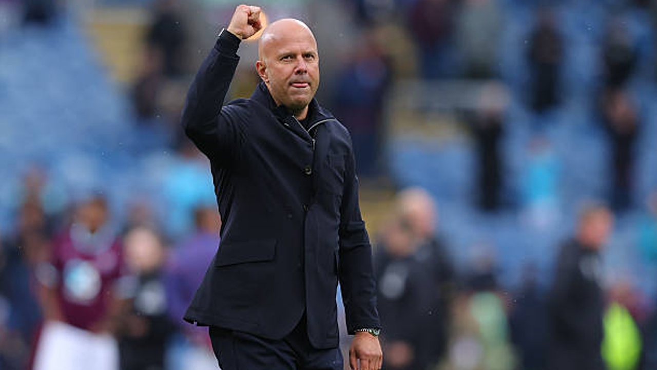 Liverpool Tantang Atletico Madrid, Arne Slot Ingin Atmosfer Spesial Anfield
