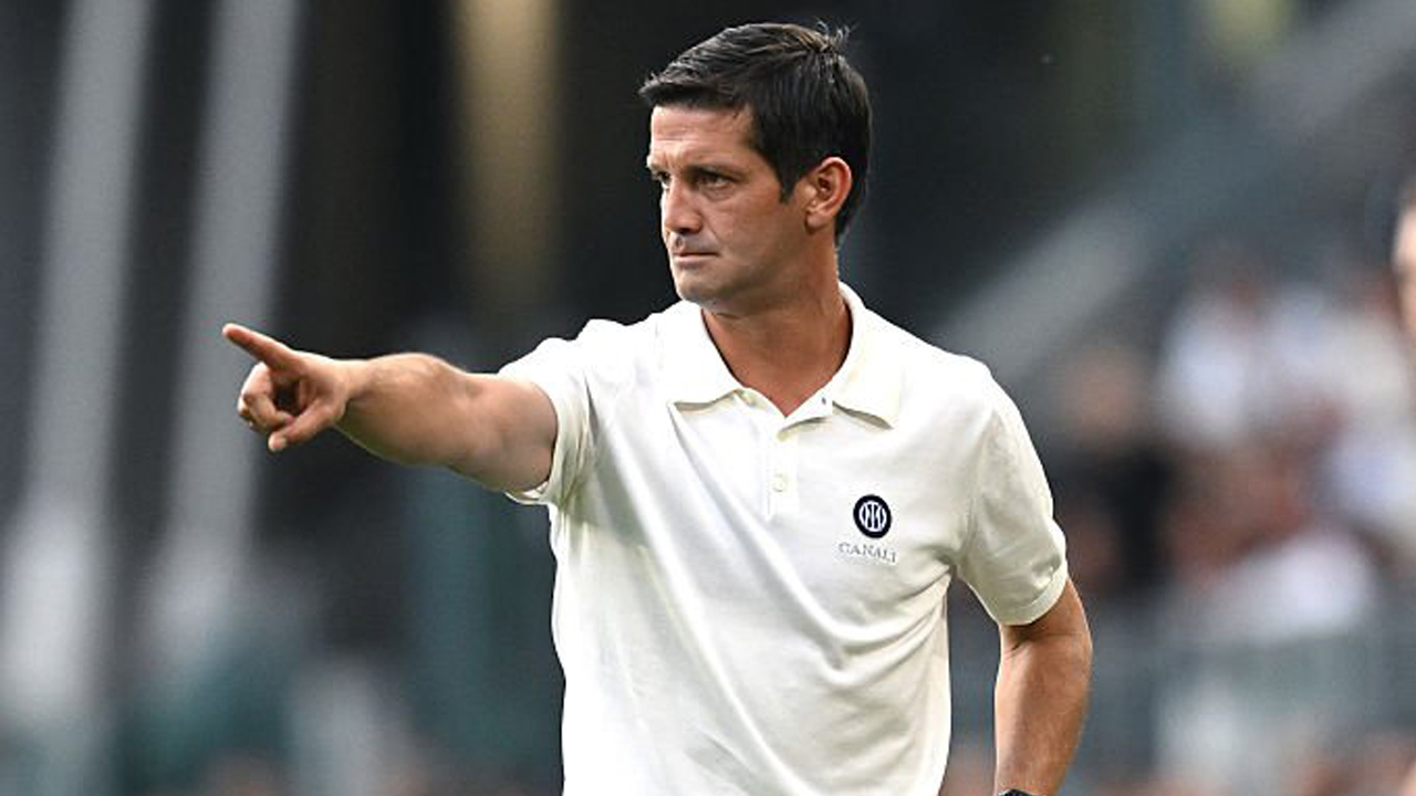 Lupakan Juventus, Cristian Chivu Pastikan Inter Fokus Hadapi Ajax