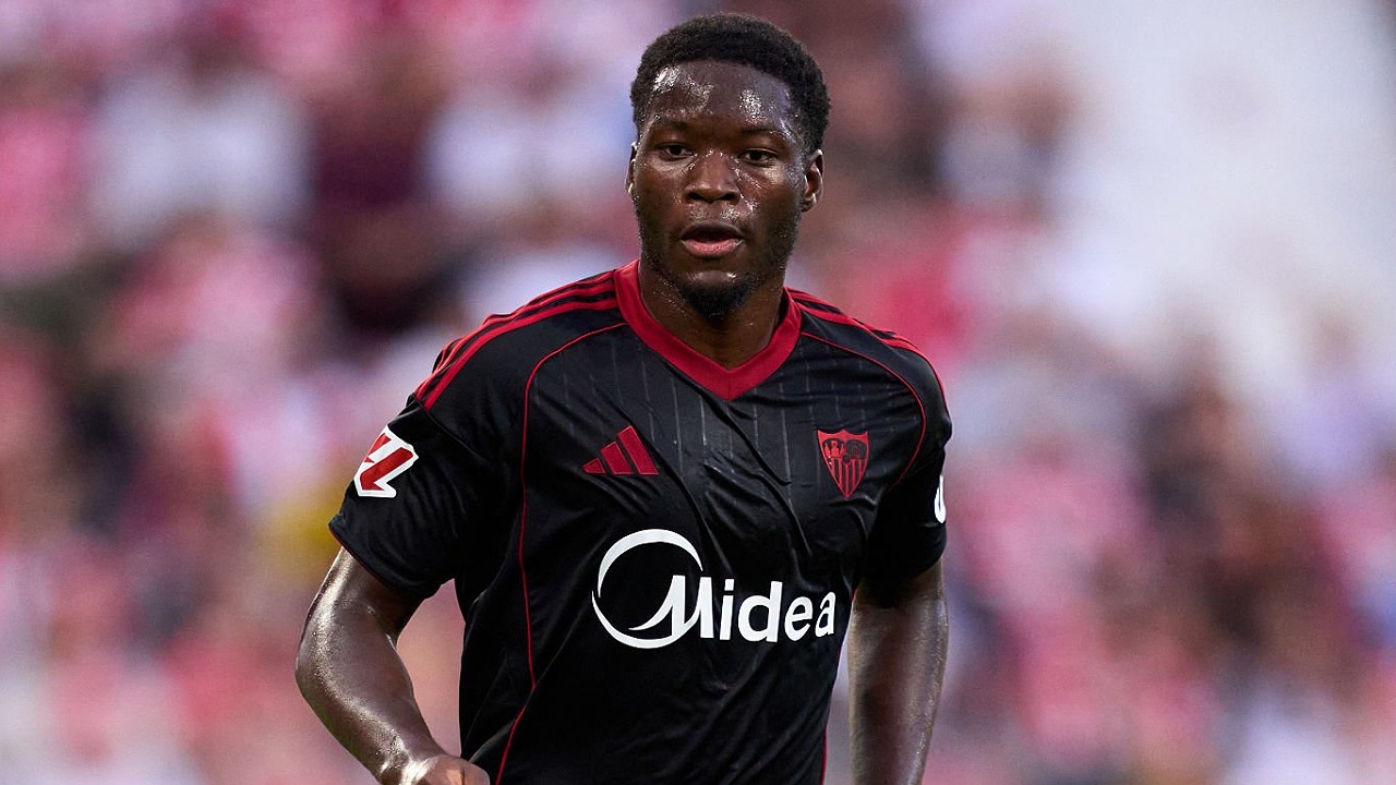 Gelandang Sevilla, Lucien Agoume