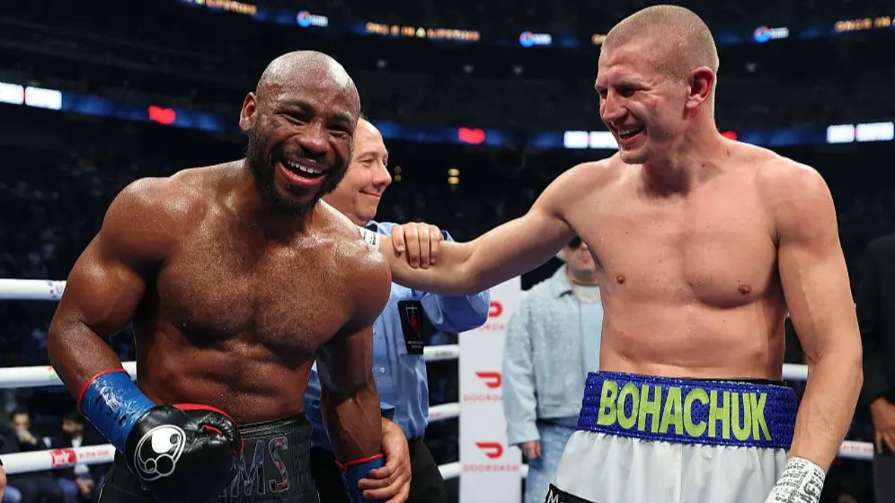 Brandon Adams (kiri) dan Serhii Bohachuk usai pertarungan mereka. (Foto: Fight TV)
