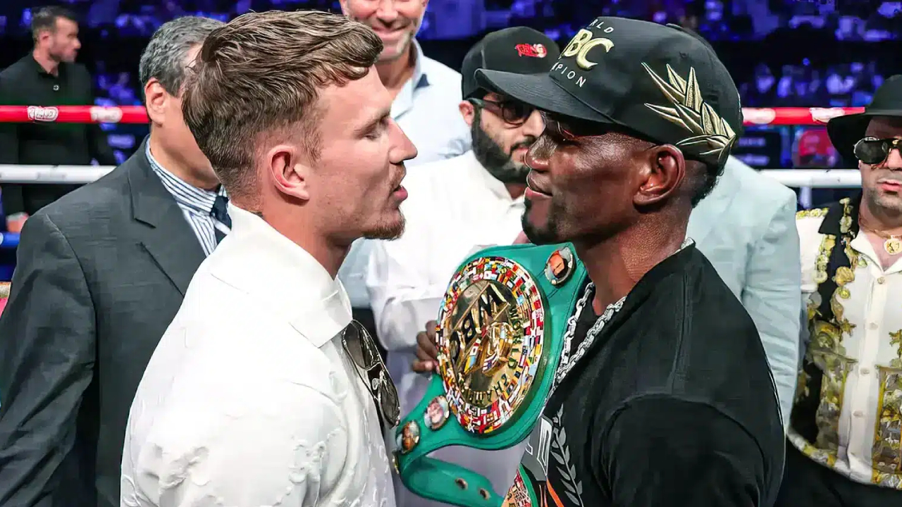 Dalton Smith (kiri) dan Subriel Matias. (Foto: Fight TV)
