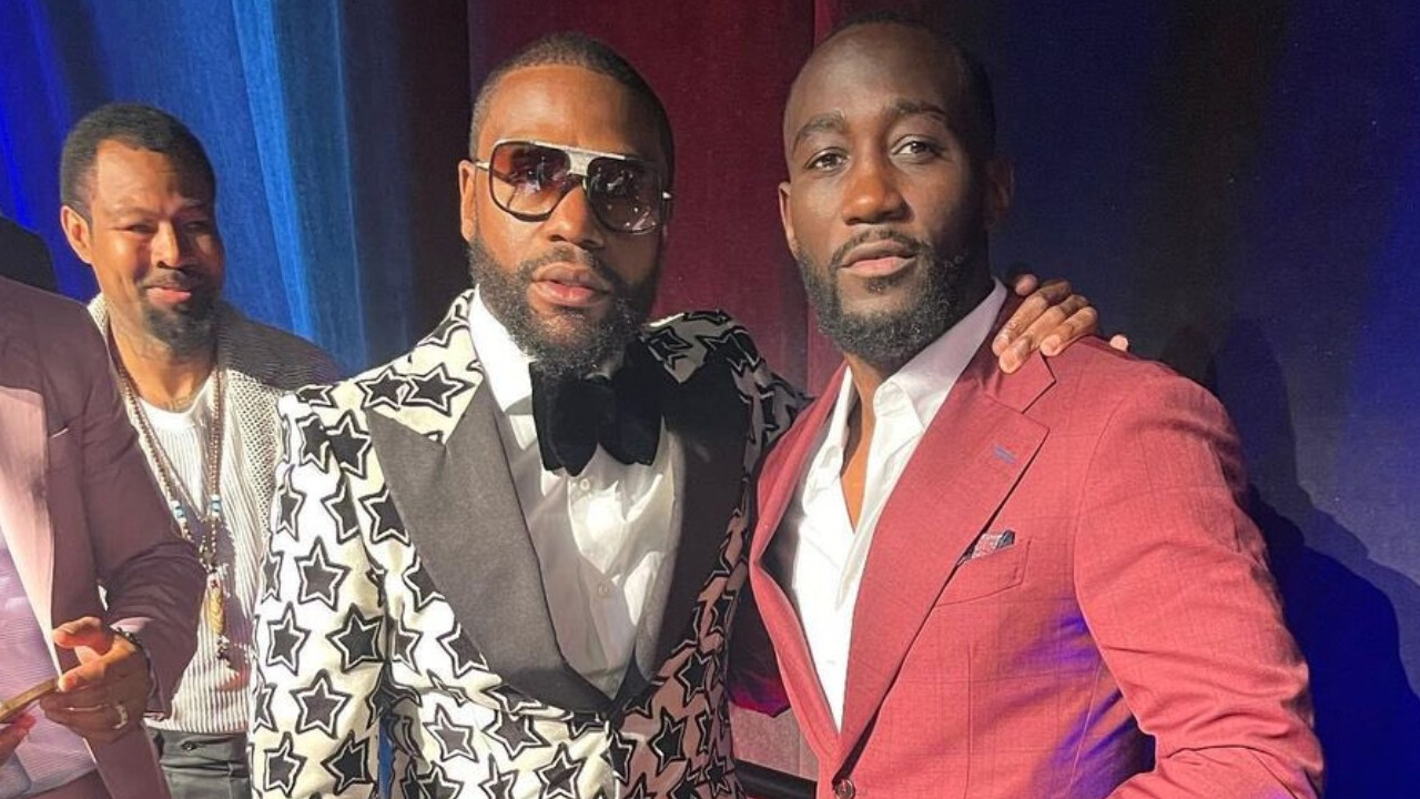 Terence Crawford (kanan) dan Floyd Mayweather Jr. (Foto: Fight TV)