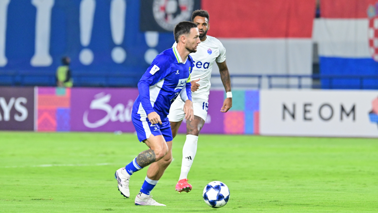 Gelandang Persib, Marc Klok