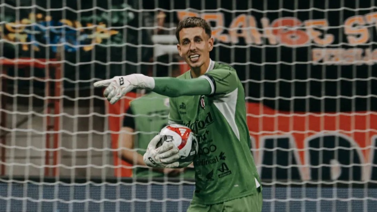 Kiper Bali United, Mike Hauptmeijer