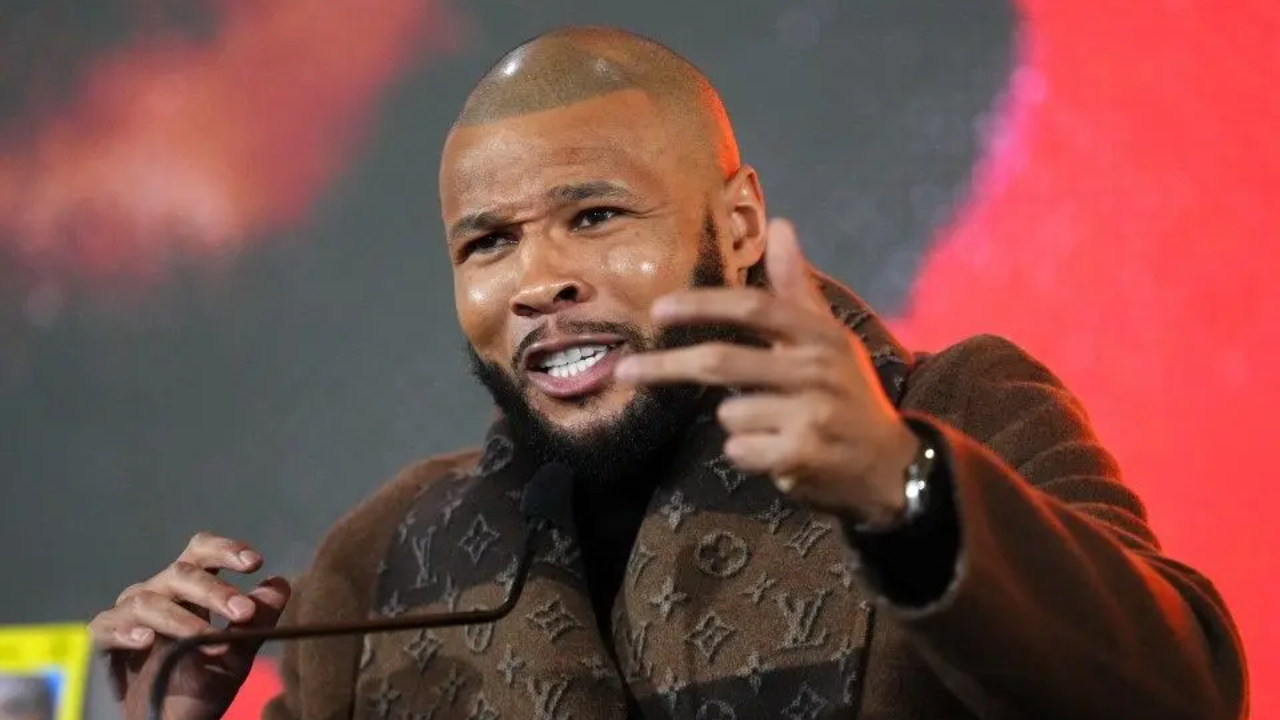Chris Eubank mengatakan dirinya masih marah dengan cara dewan itu menangani masalah sebelum dan setelah pertarungan. (Foto: Fight TV)