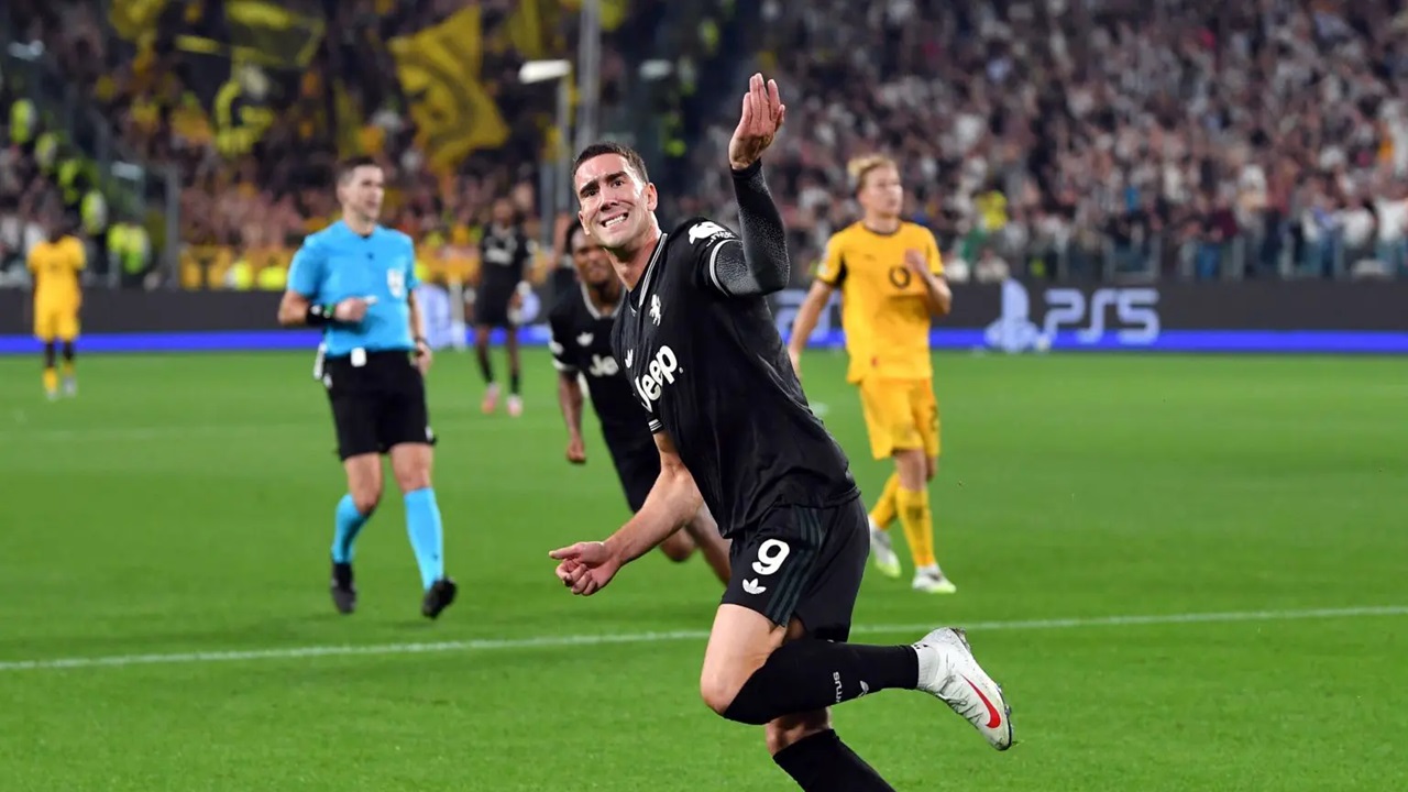 Barcelona Coba Mencari Pengganti Robert Lewandowski