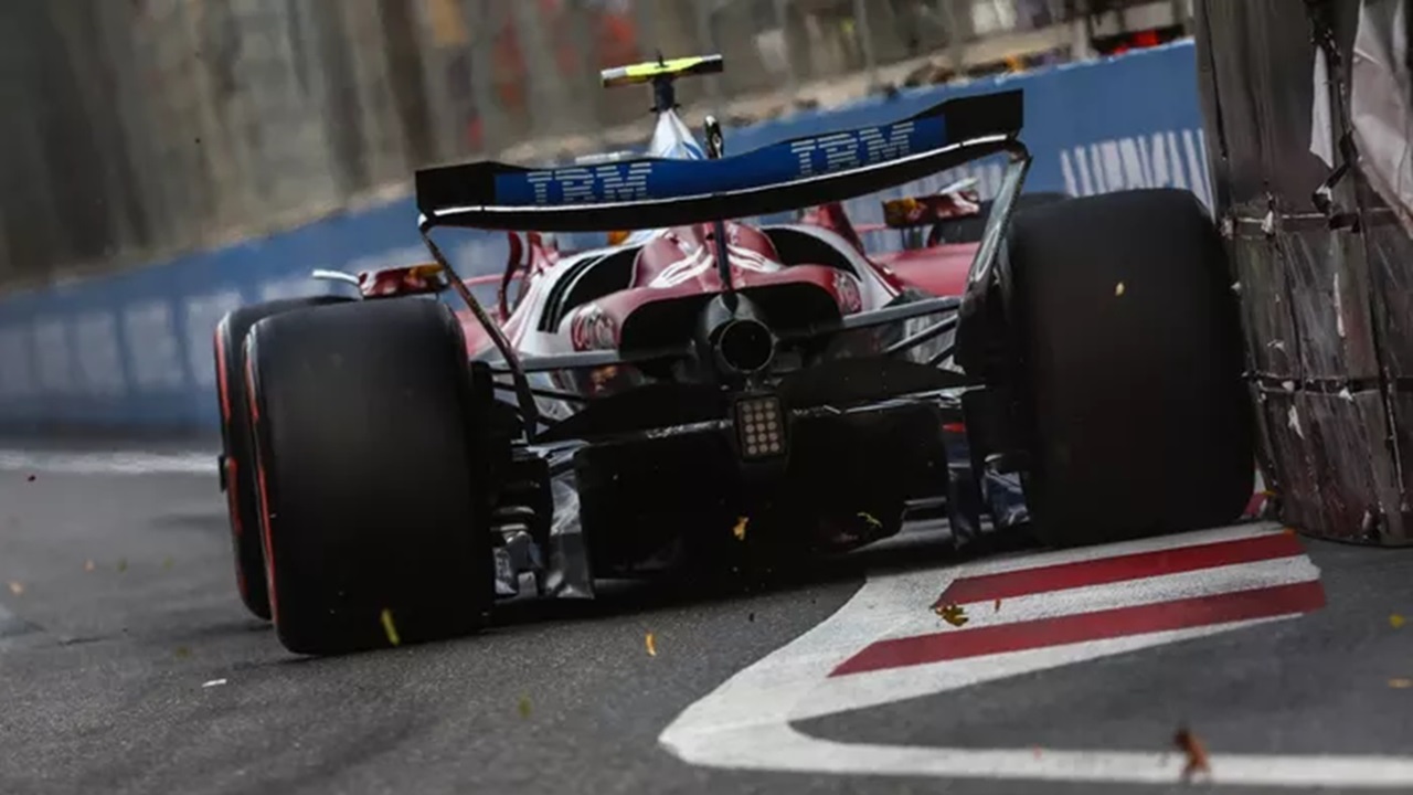 Lewis Hamilton Bocorkan Penyebab Tersingkir di Kualifikasi