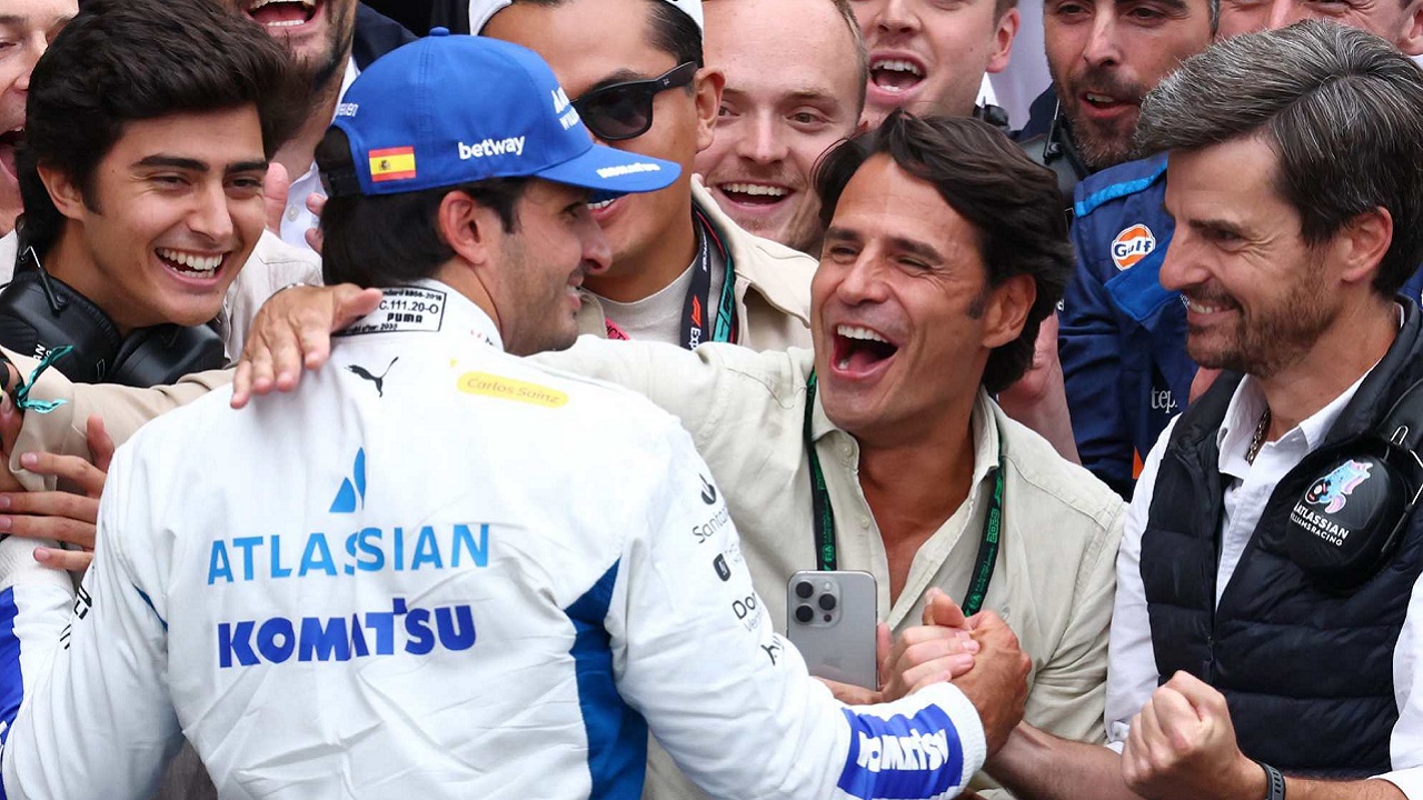 Carlos Sainz Jr bangga bisa raih podium perdananya bersama Williams.