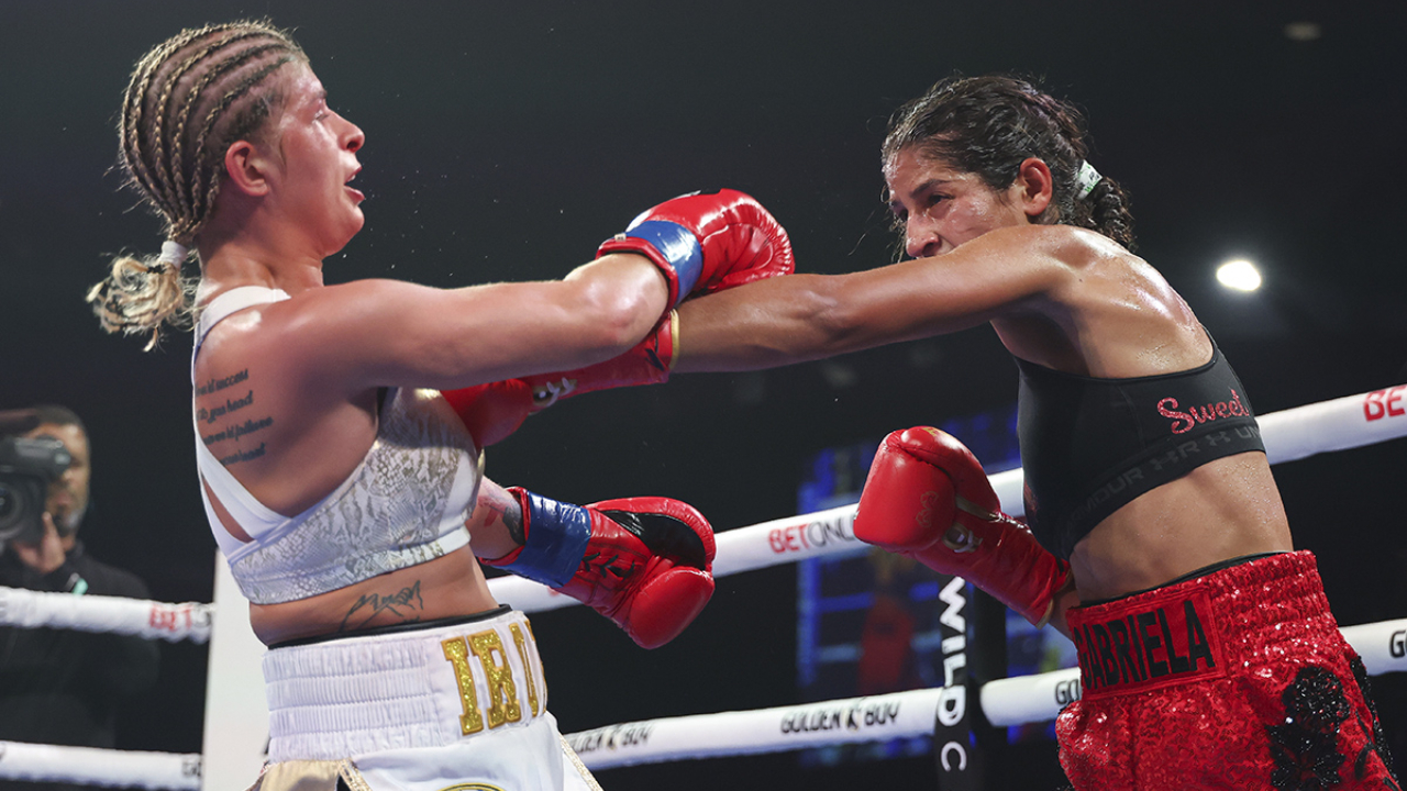 Gabriela Fundora (kanan) masih terlalu kuat bagi Alexas Kubicki. (Foto: Fight TV)