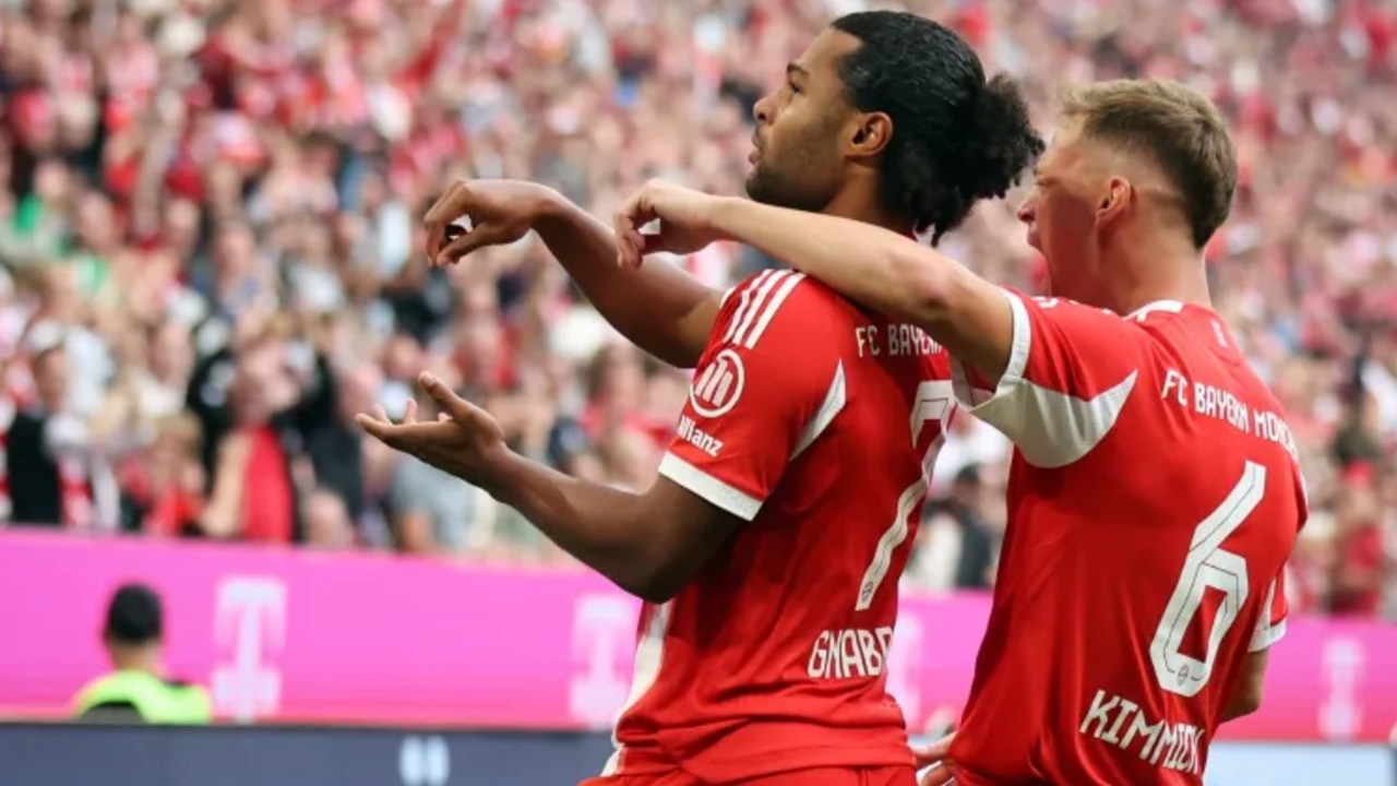 Momen Saat Serge Gnabry dan Joshua Kimmich Melakukan Selebrasi Bersama (Sumber: Getty Images)