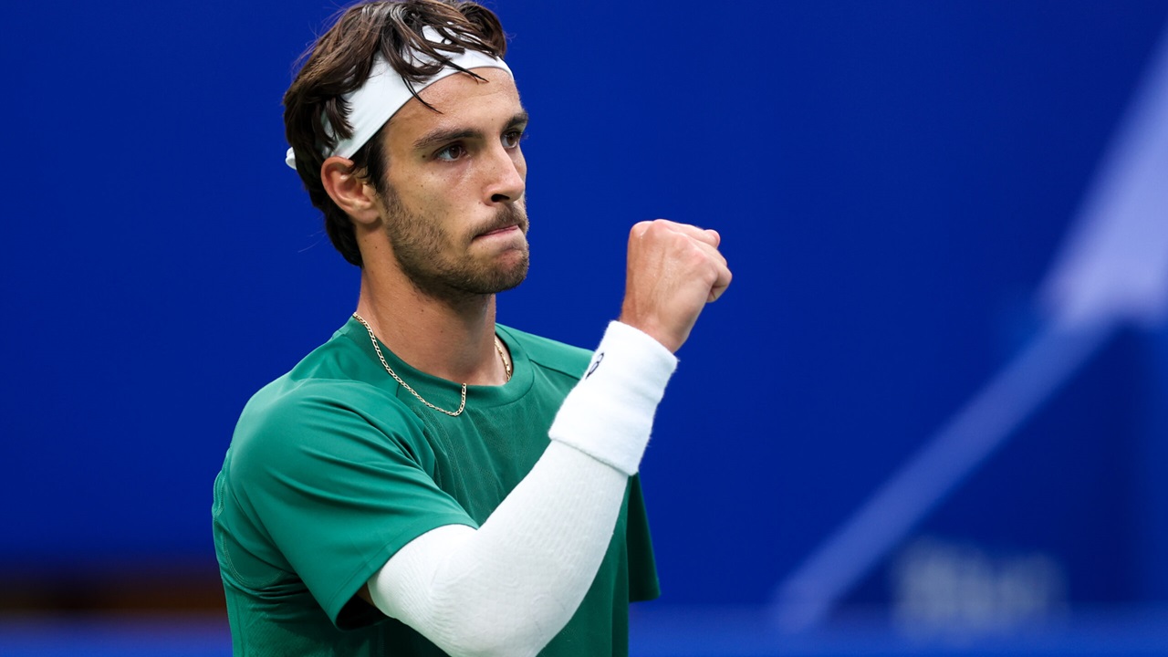 Walau Tertatih-Tatih, Lorenzo Musetti Kembali Ke Perempatfinal Di Chengdu
