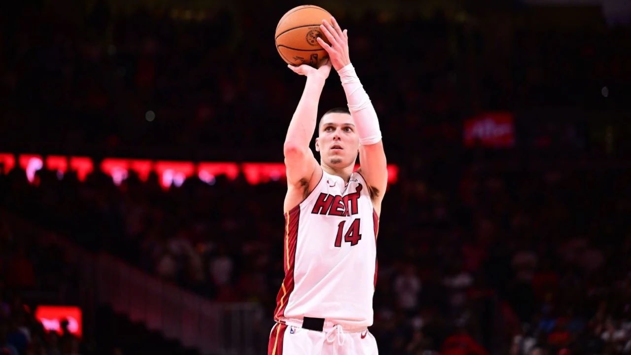 Tyler Herro sempat jajal beberapa usaha penyembuhan sebelum naik meja operasi.