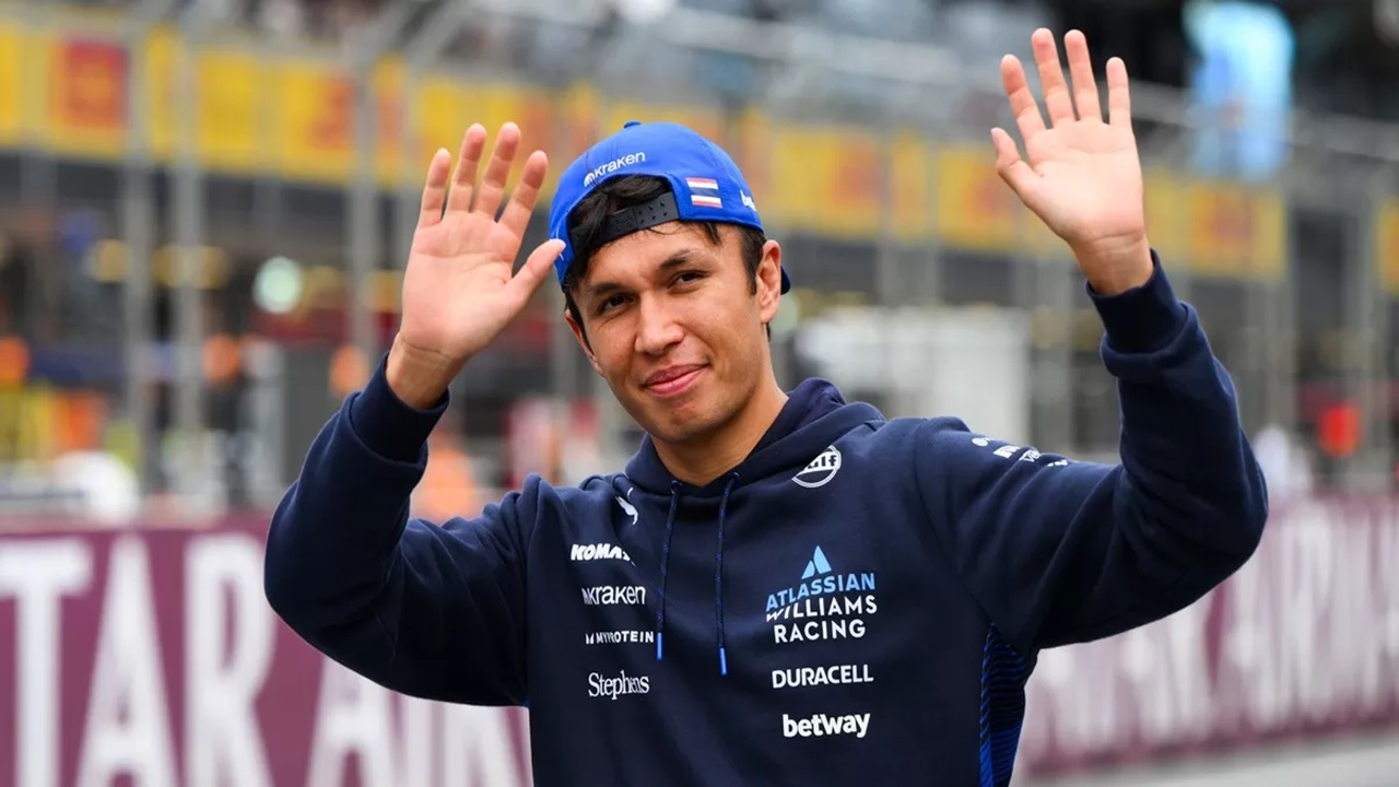 Alex Albon Dipuji Usai Beri Dukungan ke Carlos Sainz