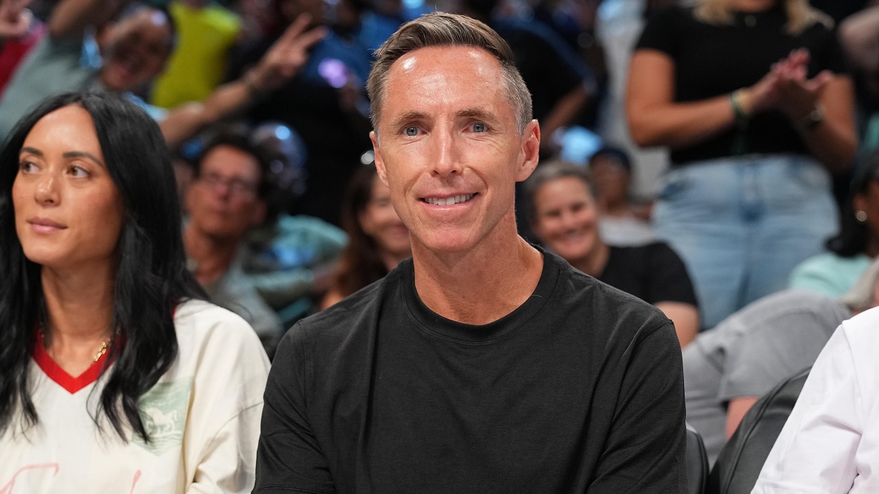 Steve Nash terima tawaran Phoenix Suns sebagai penasehat tim.