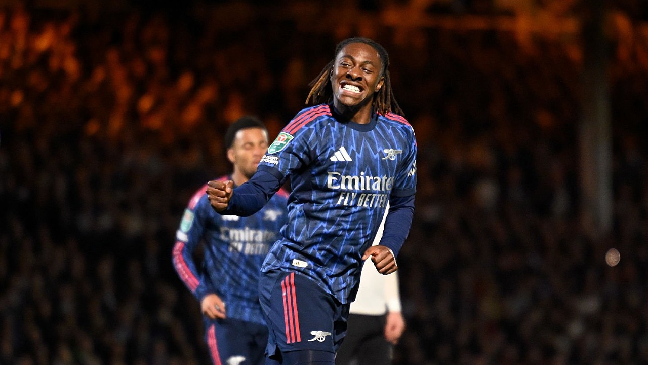 Eberechi Eze membuka keran golnya untuk Arsenal. (Foto: Clive Mason/Getty Images)