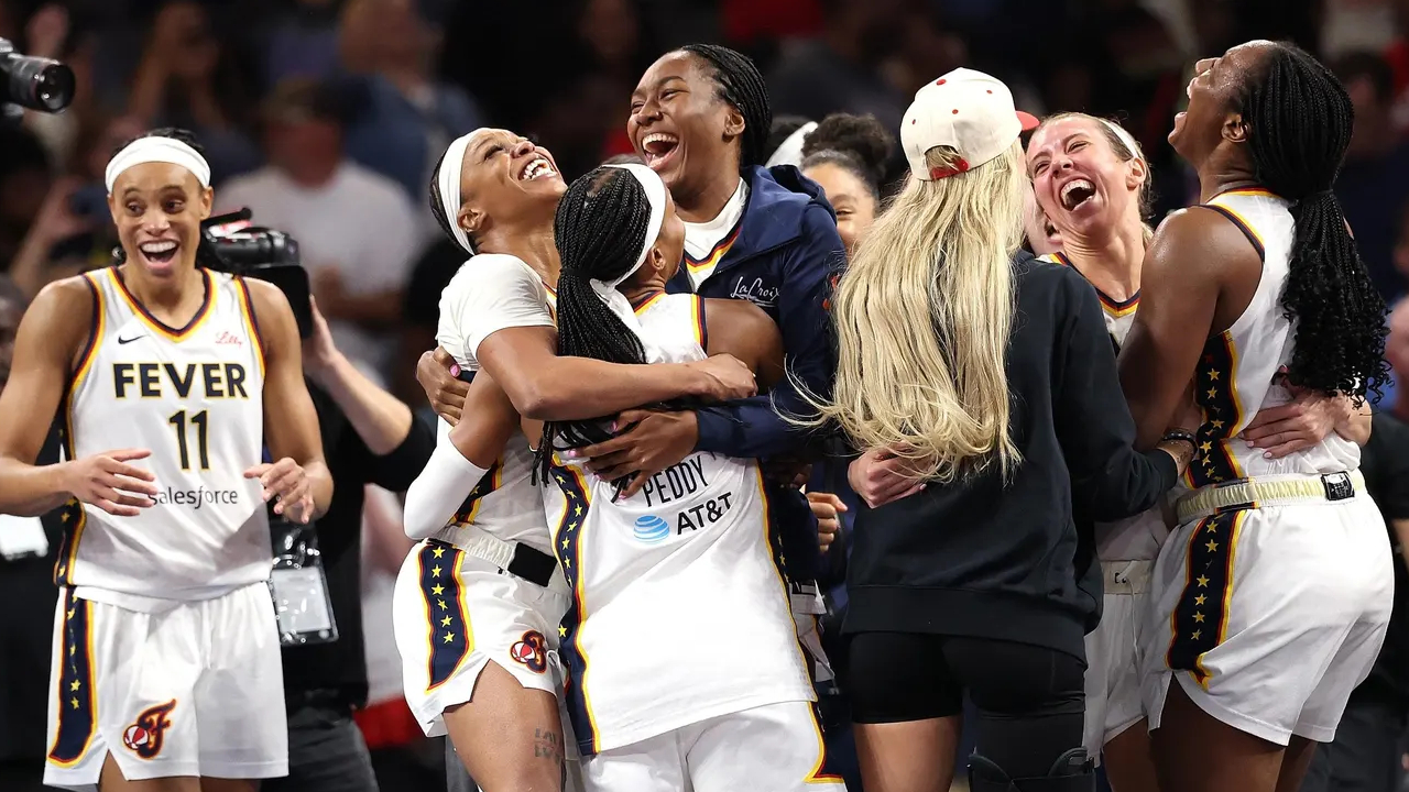 Kemenangan itu memicu keyakinan yang membawa Indiana Fever ke penampilan semifinal pertamanya sejak 2015. (Foto: AP)